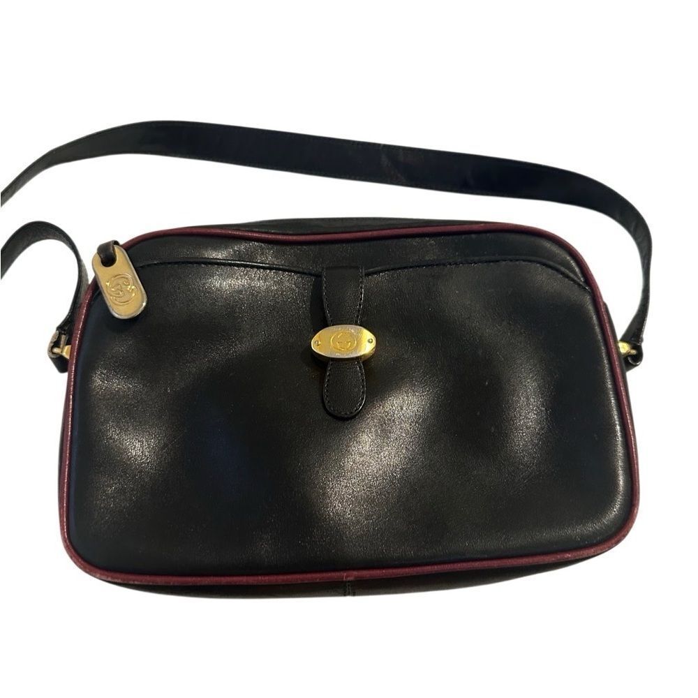 Gucci Black Leather Bag with Gold Logo - Picture 2 of 14